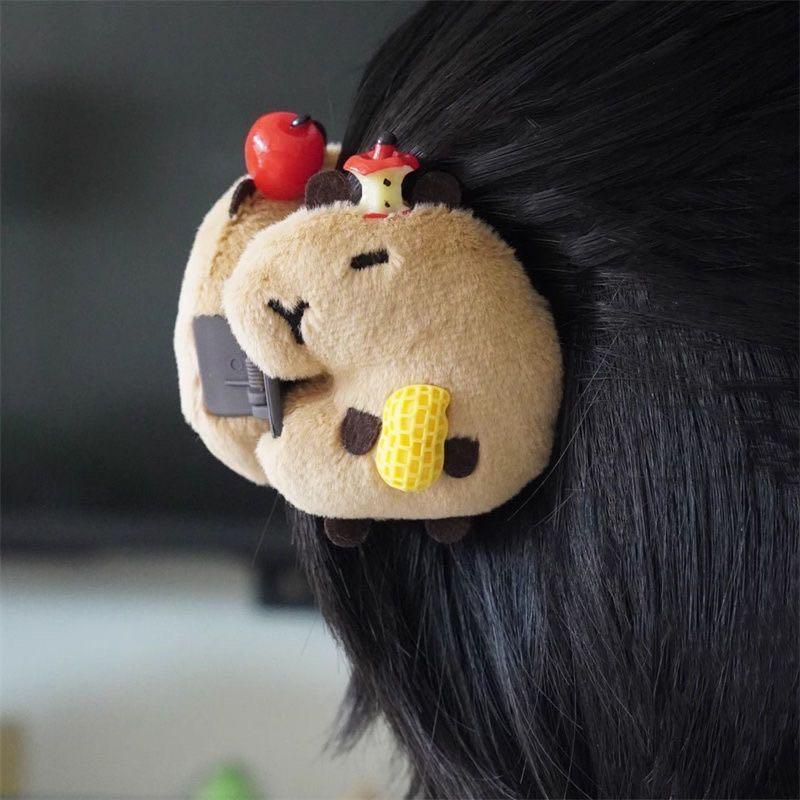 カピバラ グッズ 髪飾り オシャレ 可愛い かわいい サンタクロース 大人 ヘアクリップ ヘアアクセ アクセサリー もこもこ ぬいぐるみ