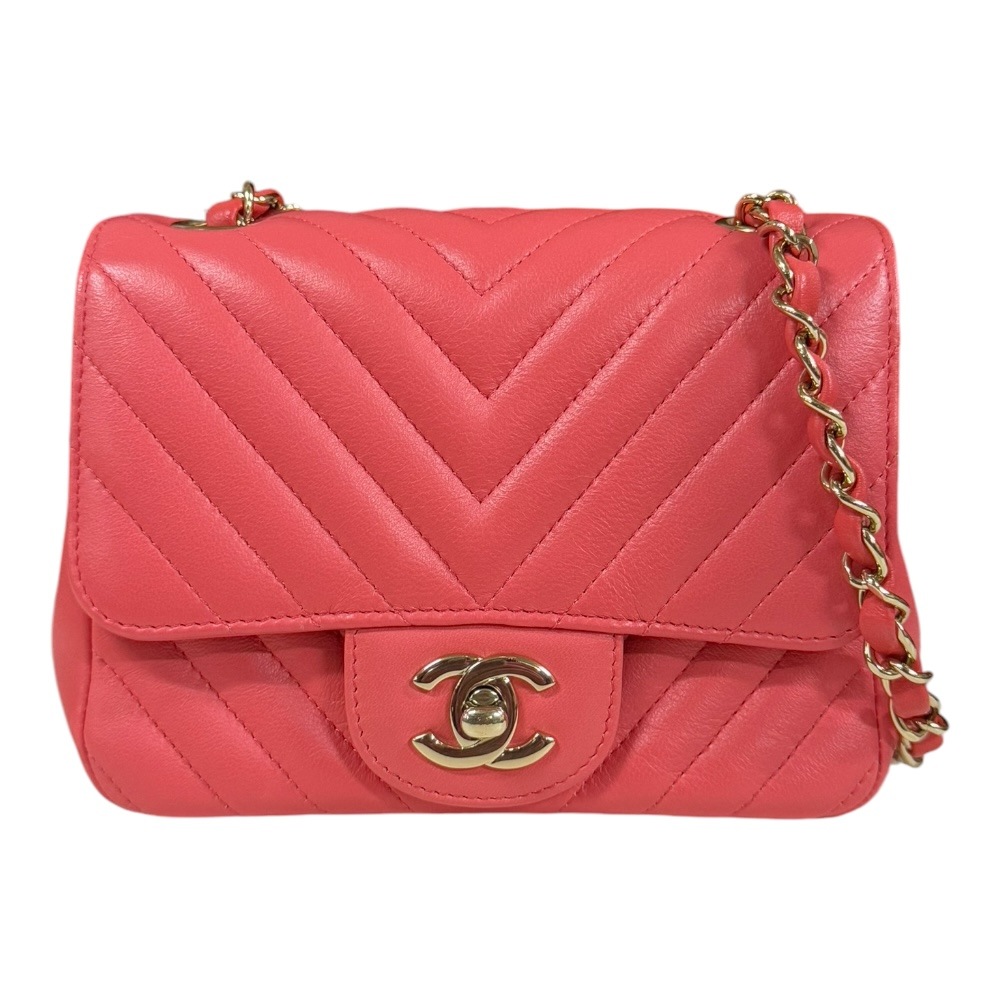 シャネル Vステッチ ショルダーバッグ レザー ピンク CHANEL 中古