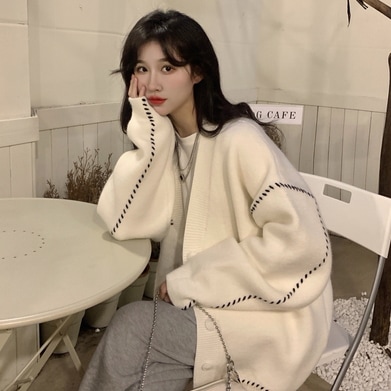 トップス カーディガン 白トップス 袖あり 長袖 ボリューム袖 萌袖 Vネック 襟なし リブ 前開き かわいい 大人可愛い シンプル カジュアル 大人 おしゃれ かっこいい レトロ 大人女子 こなれ感