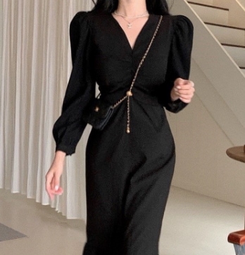 リボン フレアワンピース ピッタリ ワンピース 膝下 長袖 Vネック ルーズ スリム タイト 細身 ストレート スマート ファスナー 薄手 かわいい 大人可愛い きれいめ シンプル カジュアル 大人 5,502円