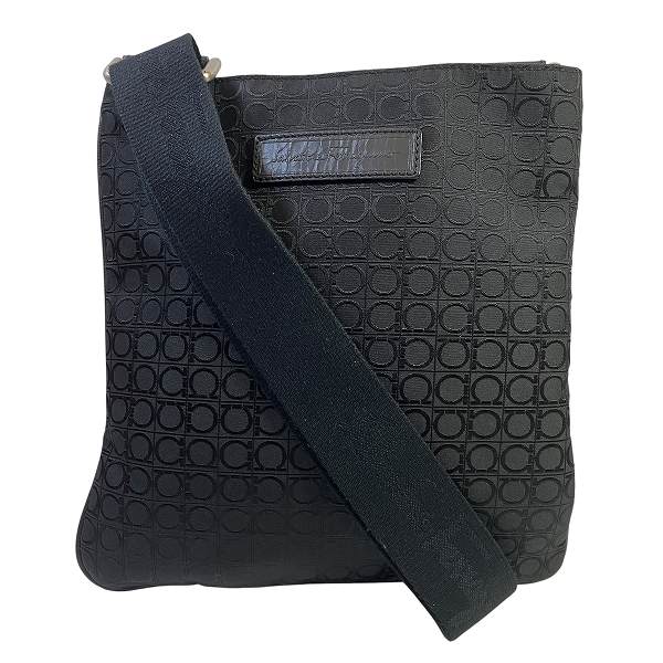 フェラガモ AU-24 5555 ガンチーニ柄 バッグ ショルダーバッグ メンズ【中古】