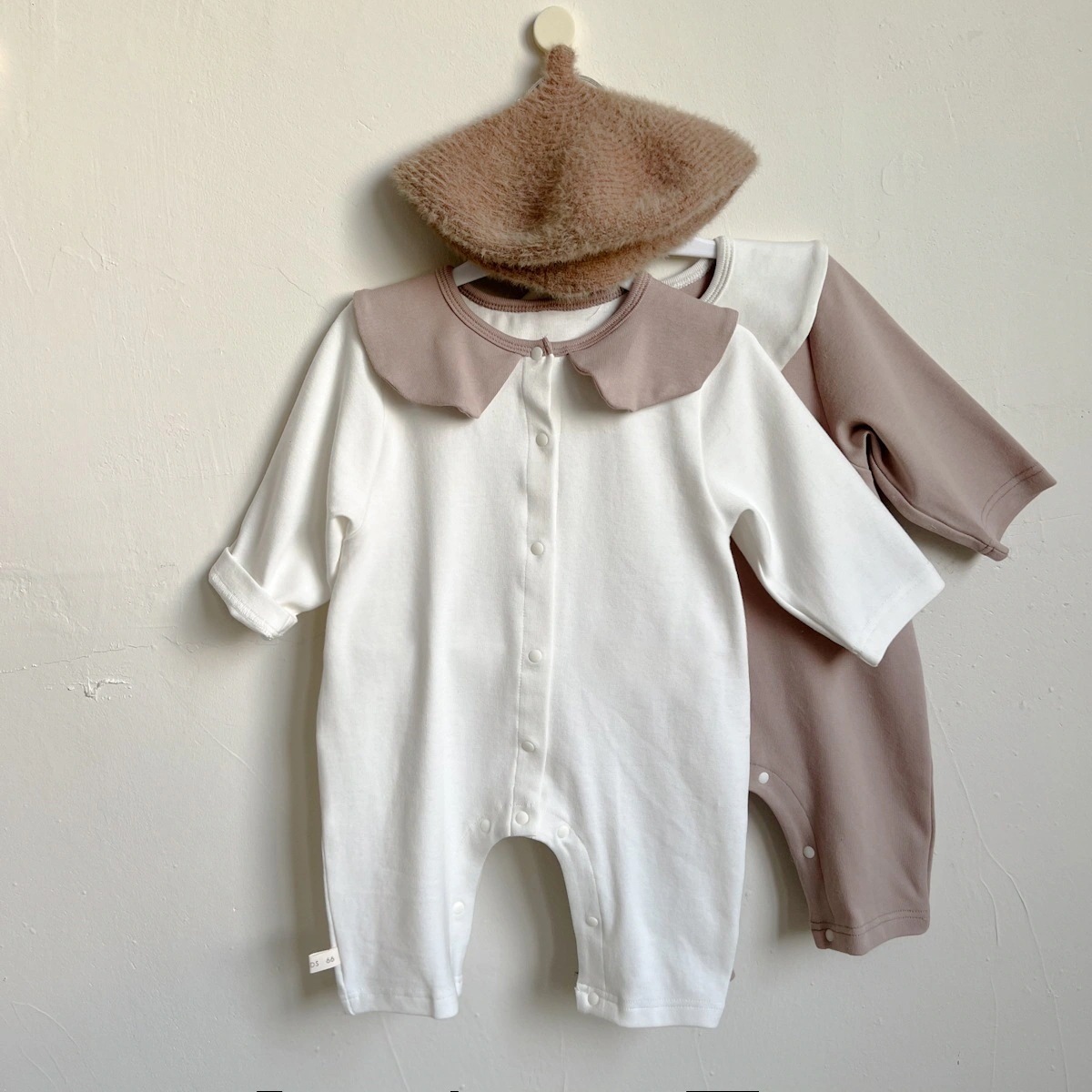 大人気！ ベビー服 キッズ INS 春秋新作 ベビー ボディスーツ 女の子 ラペル 長袖 ボディスーツ 外出用 薄手 ハイハイ 韓国 ロンパース