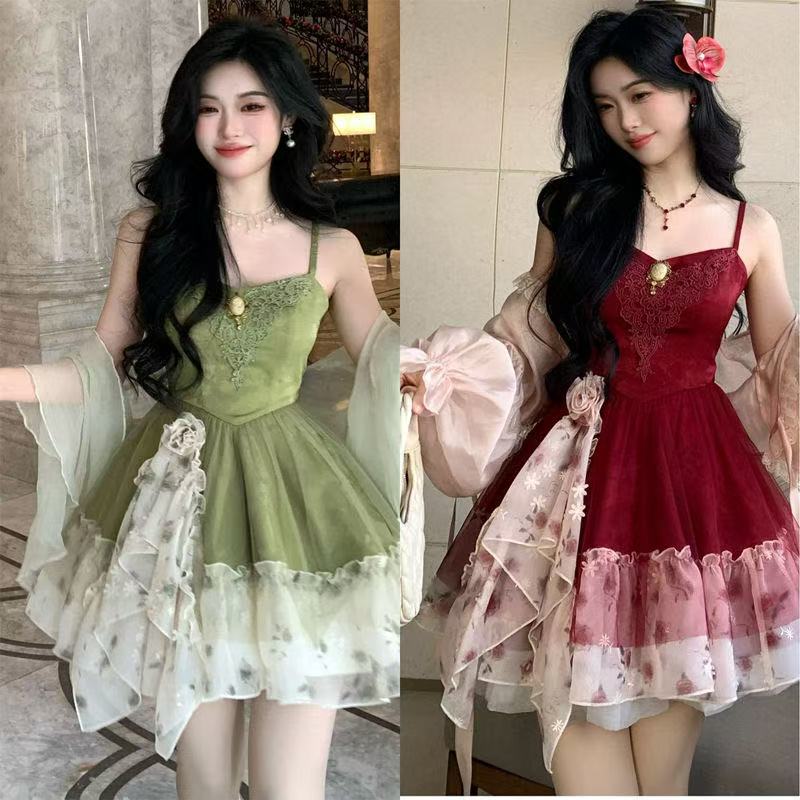 夏の宮廷風ジャカードはスプライシング壊れた花ふわふわホルタードレス+カーディガンセットをバラ絶妙な重工業レースウエストプリンセスドレスシフォンスプライシングデザインセンスホルタードレス