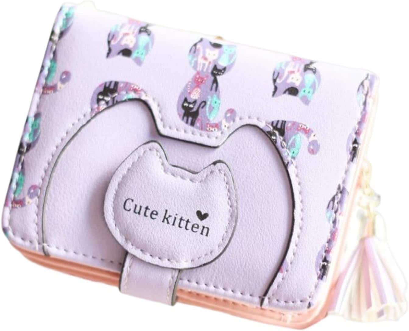 【20%OFFクーポン】レディース 財布 2つ折り 小さい 猫柄 英字柄 タッセル ボタン 軽い 大容量 カード入れ 小銭入れなし 多機能 使いやすい コインケース ウォレット 可愛い おしゃれ 贈り