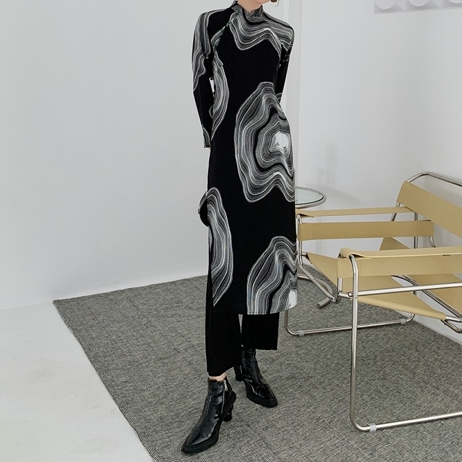 レディース ワンピース ロング 長袖 フェミニン かわいい 大人可愛い きれいめ 上品 おしゃれ かっこいい 個性的 クール モード系 エレガント ロマンティック 総柄 オールシーズン お出かけ