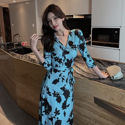 ワンピース デート ワンピドレス ロング ロング丈 袖あり Vネック スリム タイト 細身 スリット かわいい 大人可愛い きれいめ シンプル カジュアル 大人 上品 おしゃれ お洒落 主役級 存在感