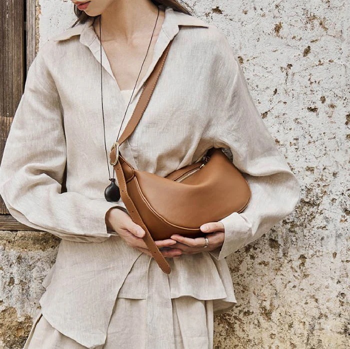 ショルダーバッグ ボディバッグ レディース 斜めがけバッグ レザー 太ショルダー 軽量 小さめ 大人 肩掛けバッグ ミニショルダーバッグ 本革バッグ 革 かばん おしゃれ かわいい きれいめ カジュア