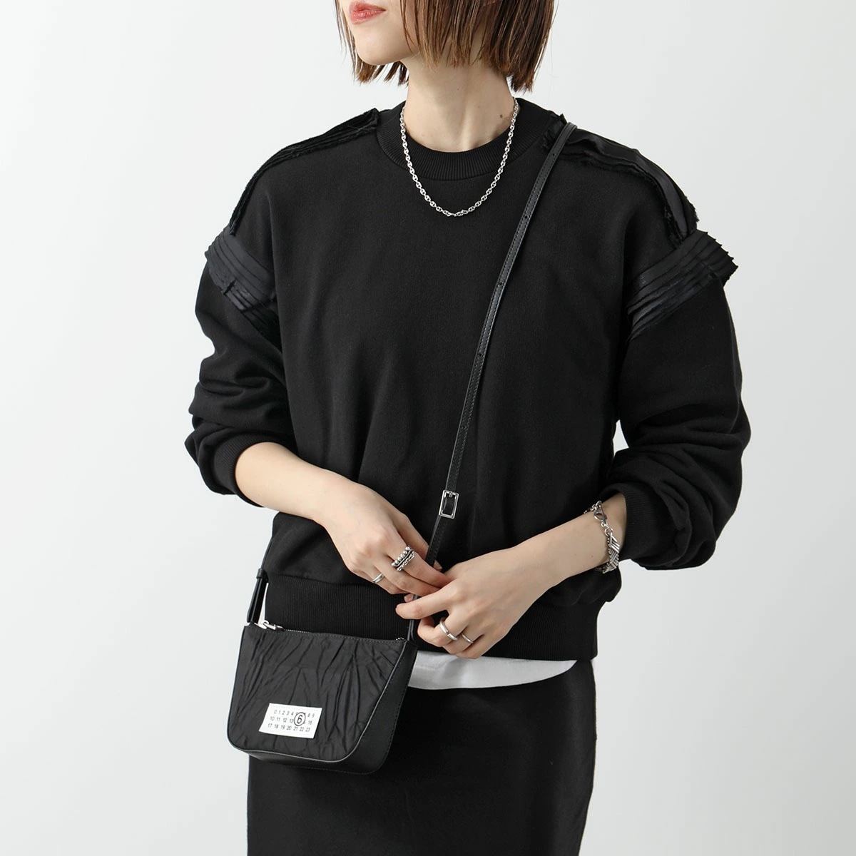 MM6 エムエムシックス メゾンマルジェラ ショルダーバッグ SB5ZI0008 P6994 レディース Numeric ナイロン ミニバッグ ナンバリングロゴ 鞄 T8013