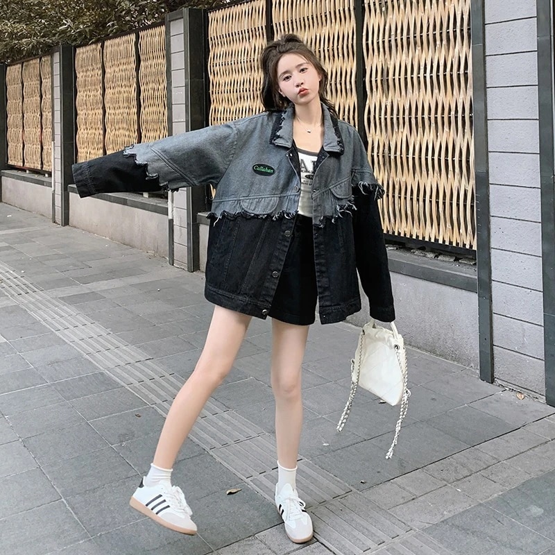 ファッション個性ウォッシュデニムジャケットをスプライシング色2024新しい韓国版ルーズな海外スタイルのウールのトップスをヒット