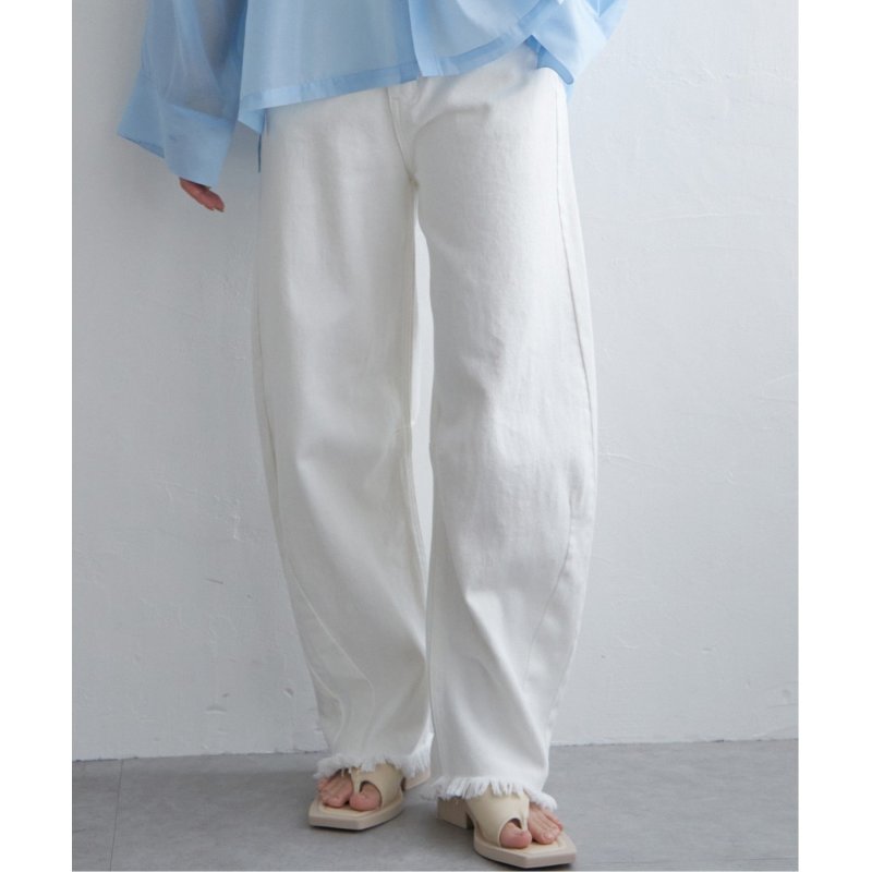 カーブデニムパンツ