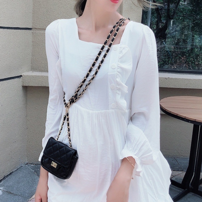 ミニショルダー ミニポーチ コンパクト ポーチ 小物入れ ミニポーチ 肩掛け 斜めがけ チェーンベルト ゴールド ブラック 金 黒 キルティング mini ミニマル サコッシュ 韓国 韓流 サブバッグ