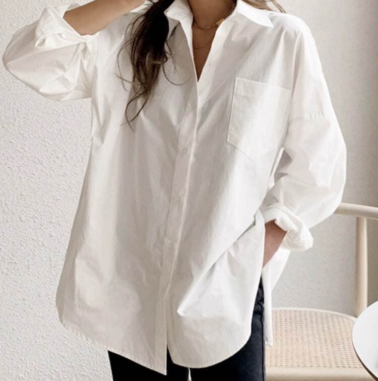 トップス シャツ Yシャツ 白シャツ 彼シャツ 大きめ 袖あり 長袖 襟付き 前開き 綿 薄手 コットン かわいい 可愛い きれいめ シンプル 大人 上品 おしゃれ お洒落 かっこいい 大人可愛い 大