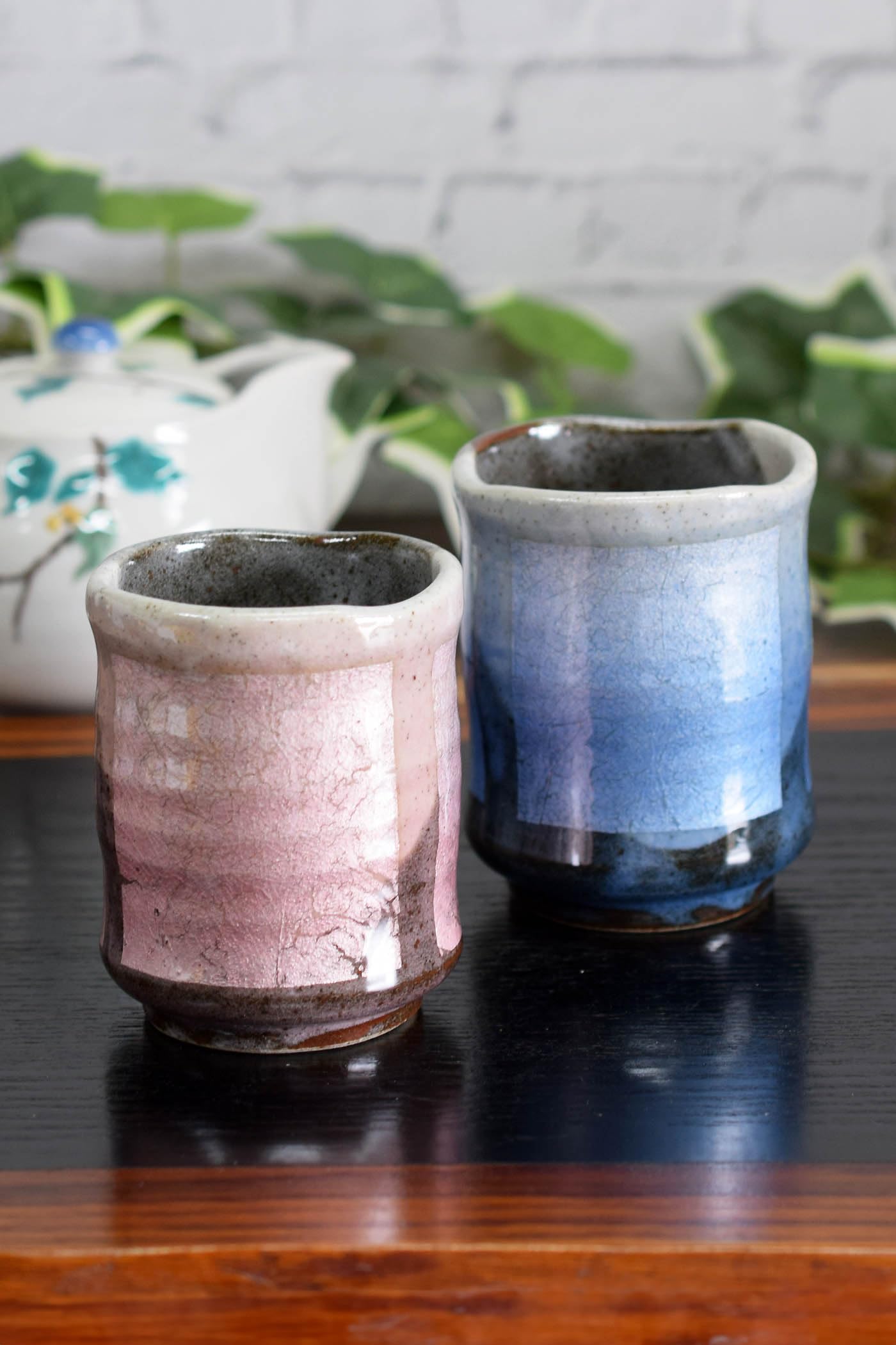 和座の蔵 おしゃれ ペア 湯呑み 九谷焼 夫婦湯呑み 銀彩 陶器 ブランド 和食器 日本製 結婚記念日 還暦祝い 古希祝い 喜寿祝い 傘寿祝い 米寿祝い プレゼント ギフト