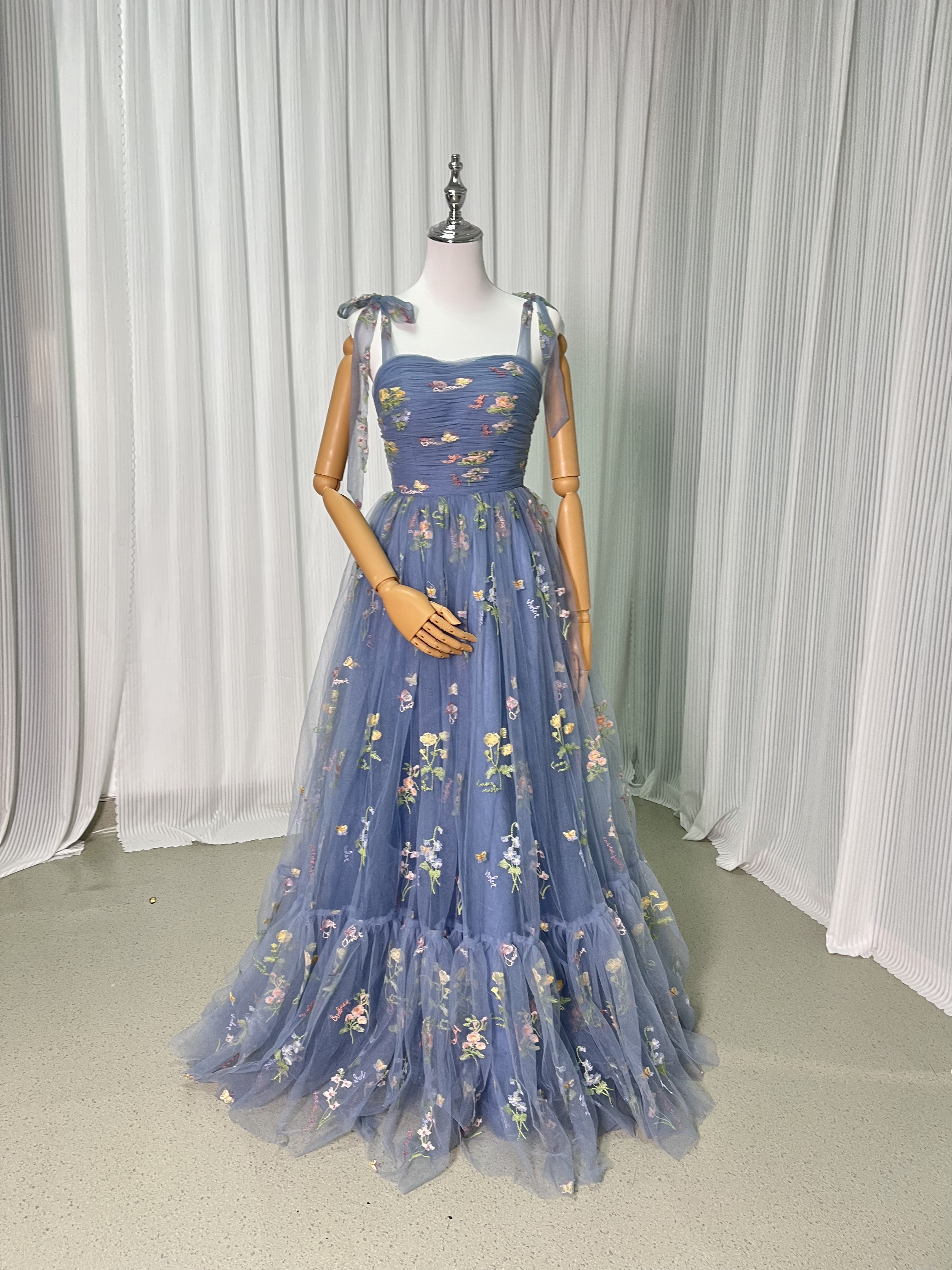 パーティードレス 可愛い 花の刺繍 キャミソール ソフトチュール ロング 編み上げ 二次会/合コン/デート 28,470円