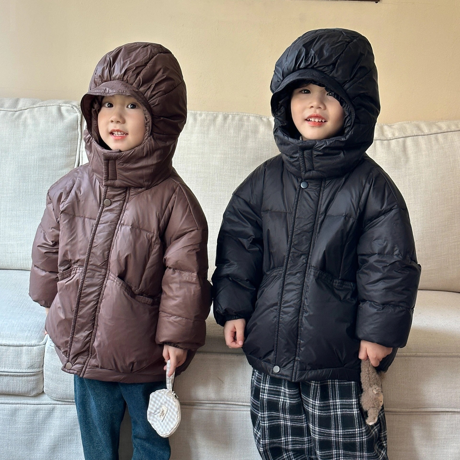 【迅速な出荷】子供用ダウンジャケット冬の女の子用厚手連帽保温男児用パン2024新型冬着ベビーコート