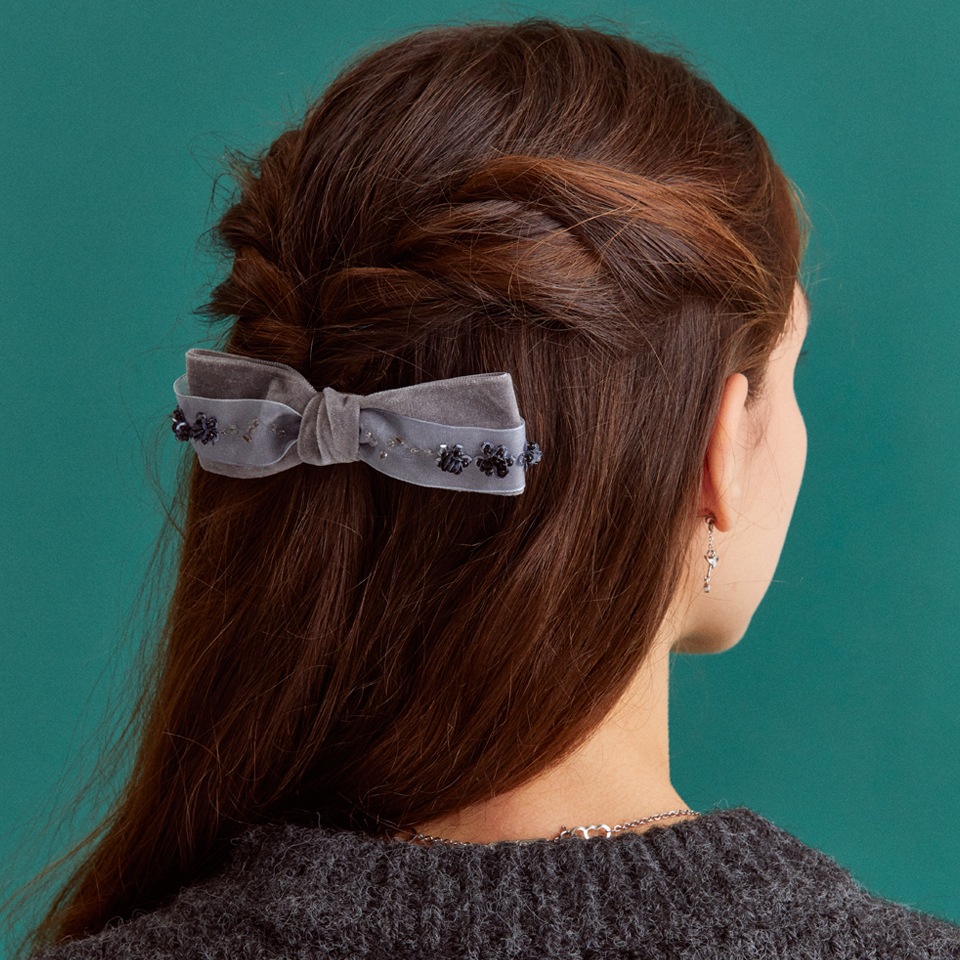 dimmoire レザーヘアピン クモフレームヘアピン | AND ON JIONE STORE（アンドオン
