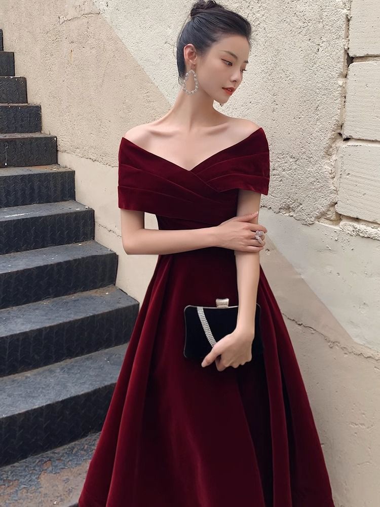 ウェア花嫁結婚式カジュアルウェア 2025 ワンショルダー高度なドレス女性スリム婚約ホーム冬女性
