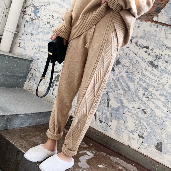 ニットパンツ ハーレムパンツ ボトムス パンツ ズボン ストレート スマート ウエストゴム ケーブルニット かわいい 大人可愛い シンプル カジュアル おしゃれ こなれ感 ラフ メンズライク