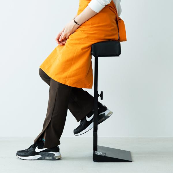 スタンディングチェア 椅子 ハイチェア レジチェア 作業用 高さ調節 黒 クッション 完成品 いす イス チェア クッション スツール