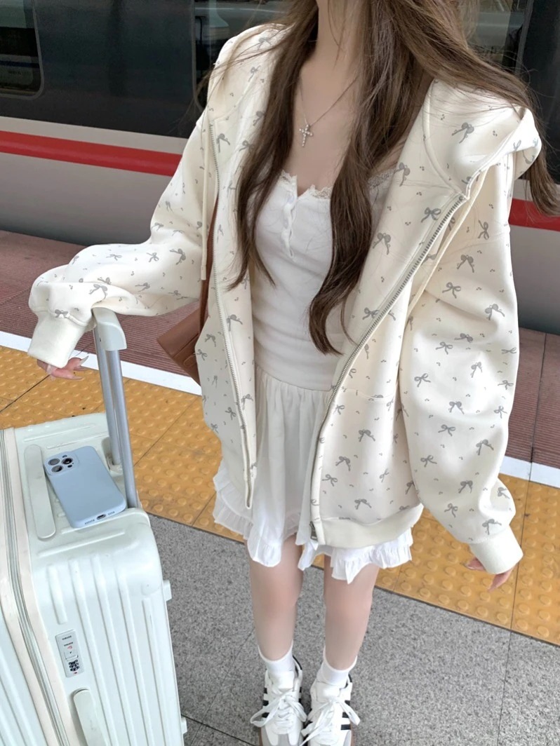 秋冬トップスかわいいパーカー フード付き韓国風長袖細見え白黒おしゃれレトロチャッシルエット甘め大人っぽ韓国フルサイズファッション系ルーズレディースサイドお出かけ学生通学トラック羽織り