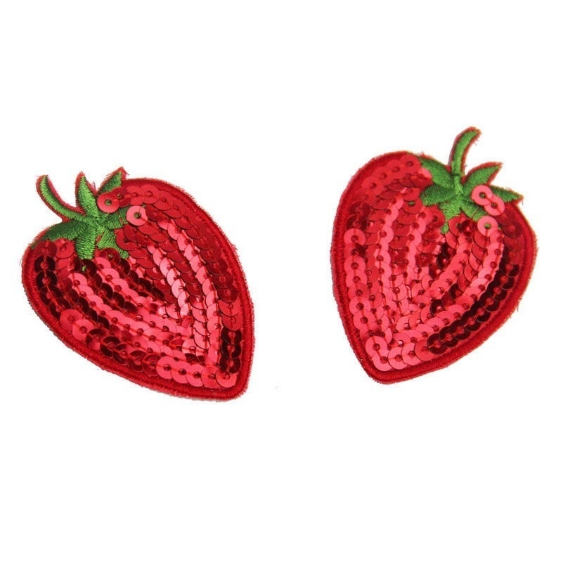 ストロベリーニップルステッカー 1ペア 赤色 苺 イチゴ スパンコール ギフト 乳首 シール 貼る