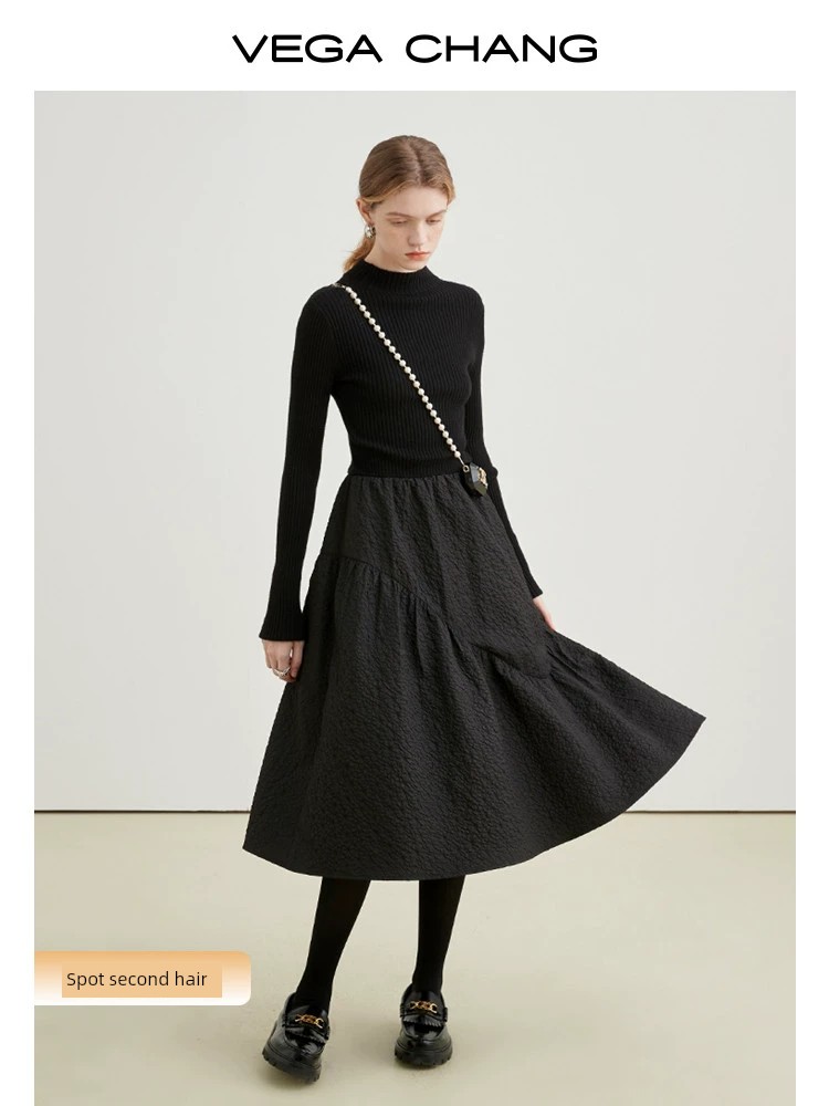 VEGA CHANG黒のドレスの女性の 2024 春と秋の新しいスタイルのスプライスニットスリムでハイエンドのスカート