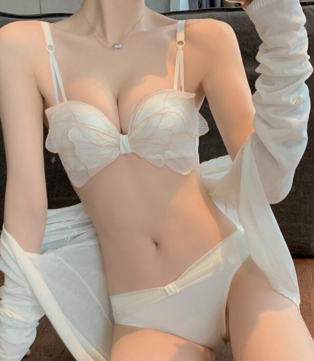 ハーフカップトップとスモールチェストギャザーブラaaカップセットスチールリングレースなしのストラ