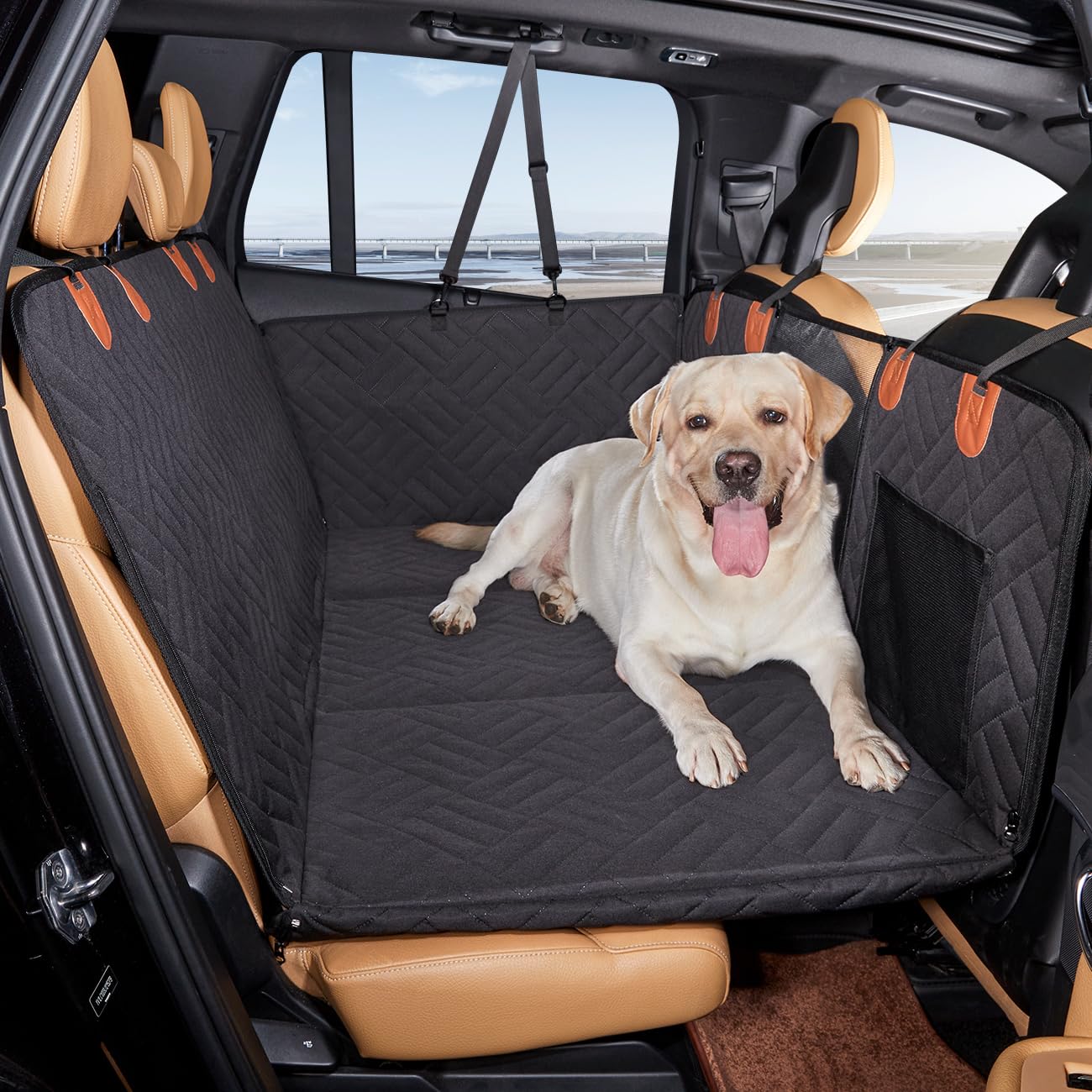 Cavoyo【座席硬化 落ち防止】最新改良素材 ペットドライブシート 後部座席 犬 車 シートカバー 丈夫 汎用 空間拡張 防水 滑止め 可視メッシュ窓 リード ハーネス付き 傷つきにくい 取り付け簡