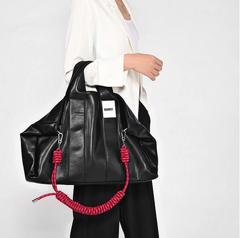 レデイースバッグトートバッグ2024新作超大容量柔らかい合成革A4通勤ビジネス通学２サイズブラック30%までに制限