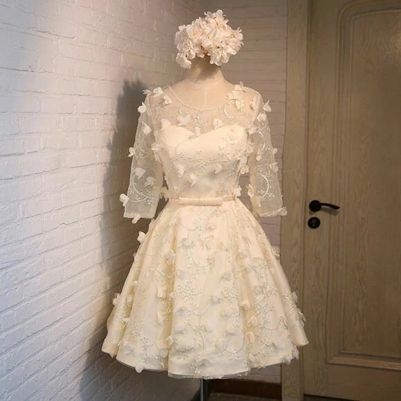 ウェディングドレス ウエディングドレス Aラインドレス パーティードレス カラードレス 発表会ドレス 演奏会 ミニドレス 膝上丈 舞台演出 結婚式 二次会ドレス 袖あり 編み上げ フラワー シャンパン