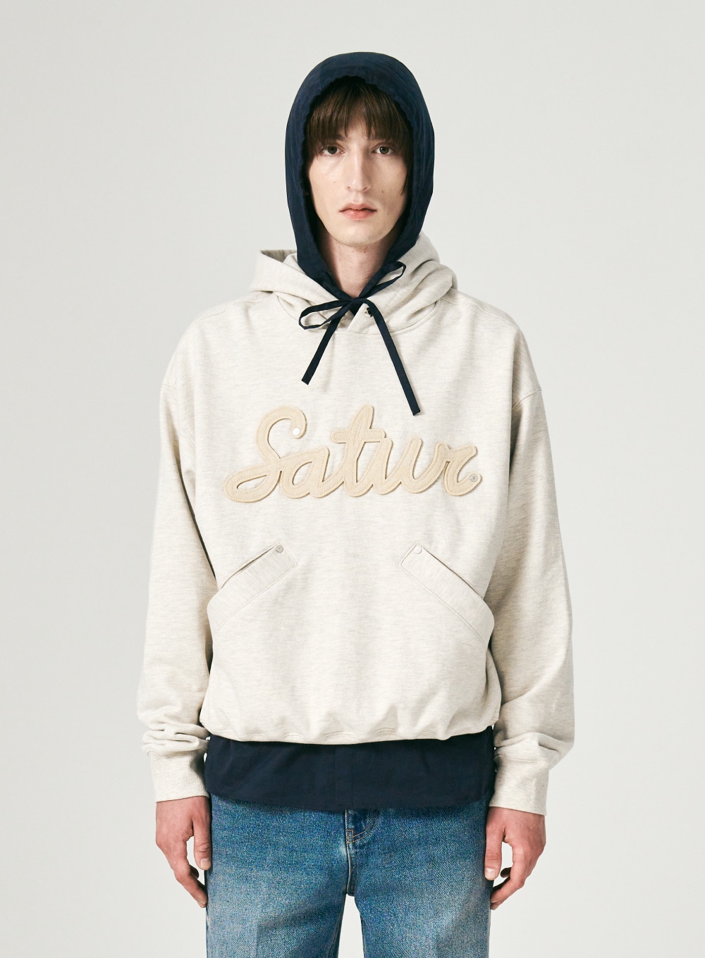 SATUR】 SATURDAY RETRO MOOD GRAPHIC HOODIE : CLASSIC BLACK