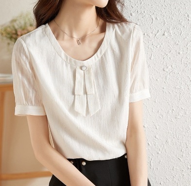 デート モテコーデ トップス シャツ ブラウス 白トップス 袖あり 半袖 Uネック リボン 透け感 かわいい 可愛い きれいめ シンプル 上品 おしゃれ お洒落 可愛い 女子