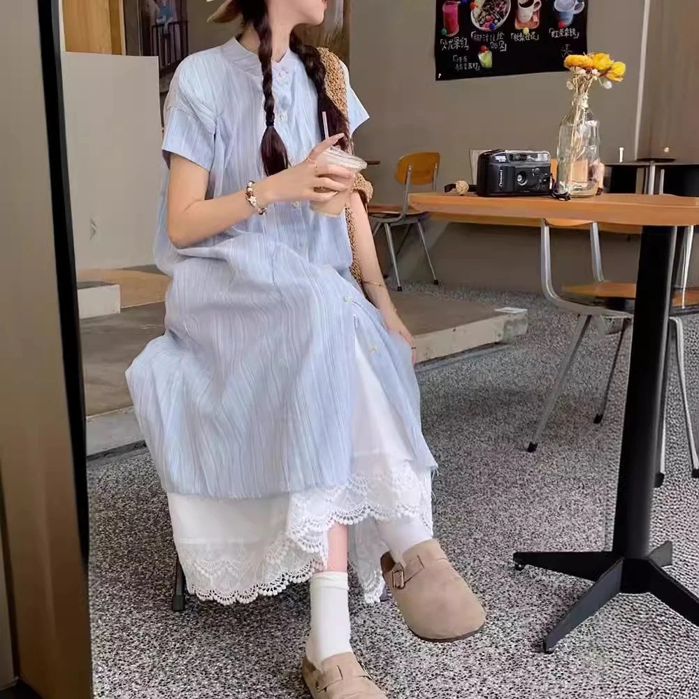 女性用ブルーストライプ半袖シャツドレス2024年夏韓国韓国ゆったりミドル丈レイヤードaラインスカート