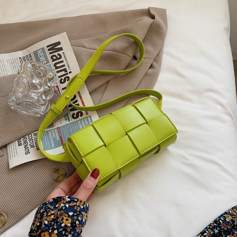 バッグ かばん レディースバッグ レディースバック ショルダーバッグ ショルダーバック 肩がけバック 肩掛けバック スクエア型 四角 レザー フェイクレザー PU きれいめ