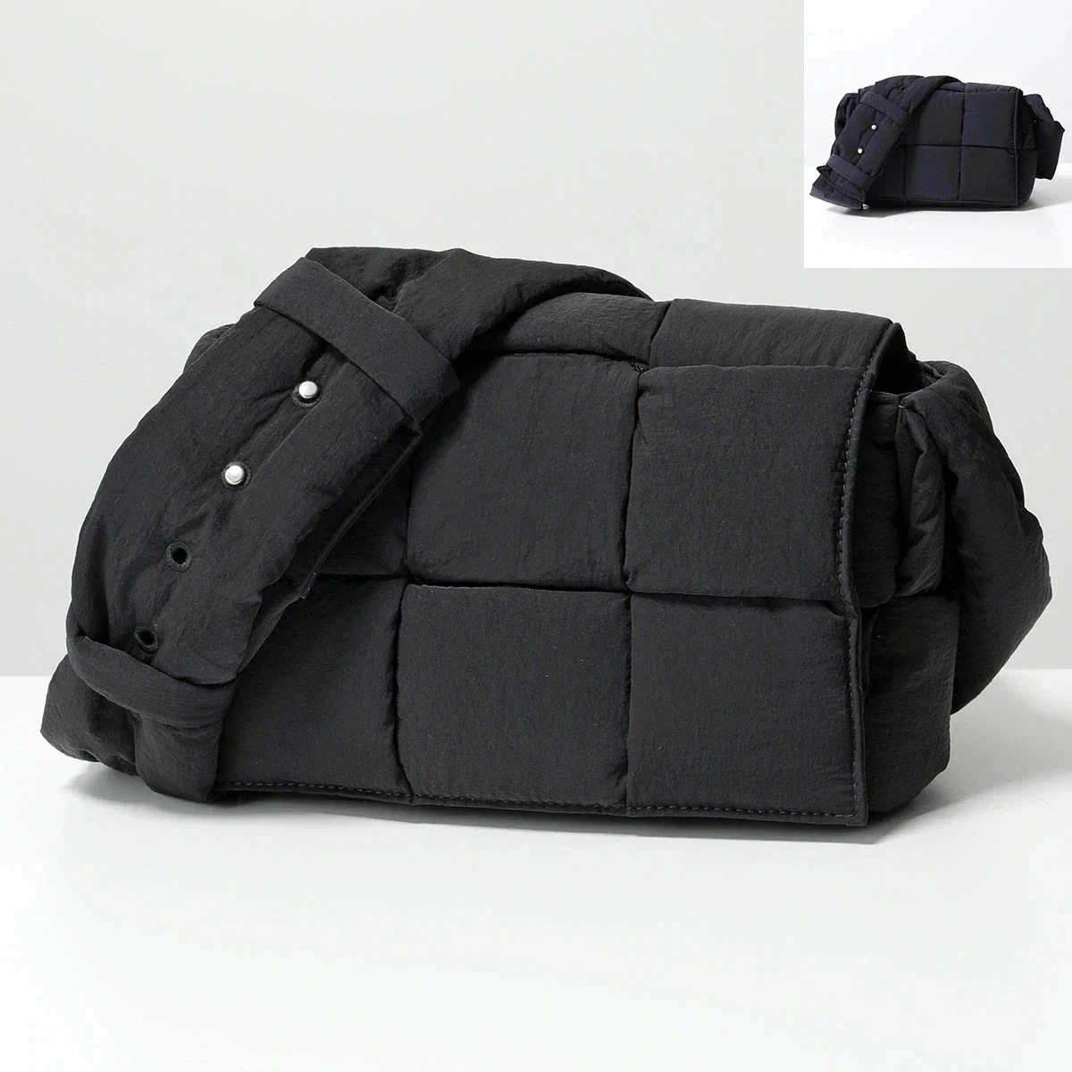 BOTTEGA VENETA ボッテガヴェネタ ショルダーバッグ パデッド テック カセット スモール 755182 VBO81 メンズ マキシイントレ ナイロ