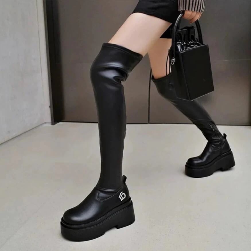 【3日で出荷】ちょっぴり辛口 足元映え フェイクレザー 厚底 ニーハイブーツ ロングブーツ ストレッチ 美脚 脚長 靴 プラットフォーム カジュアル ガーリー フェミニン 韓国っぽ 女っぽ デートスタ