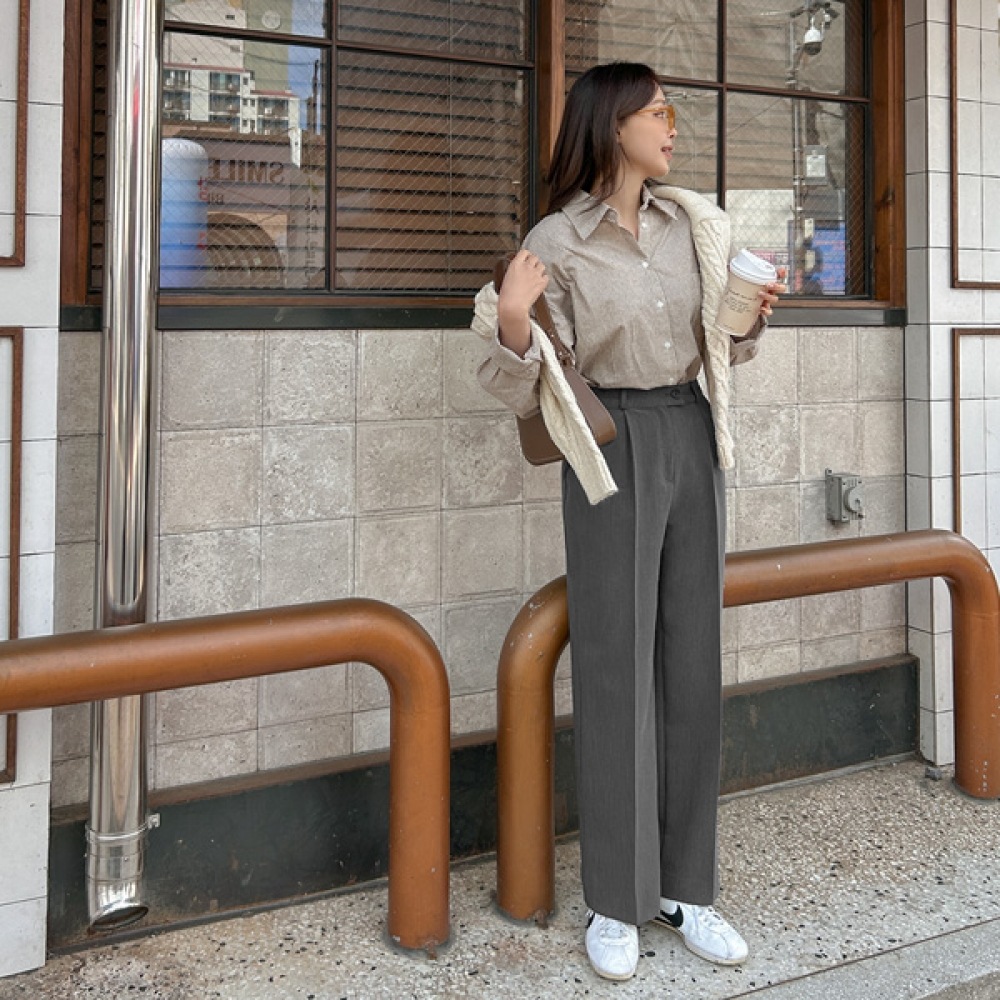 (JSTYLEのイーブレット) イーブレットキャリーピンタックストラップスラックス JSTYLE