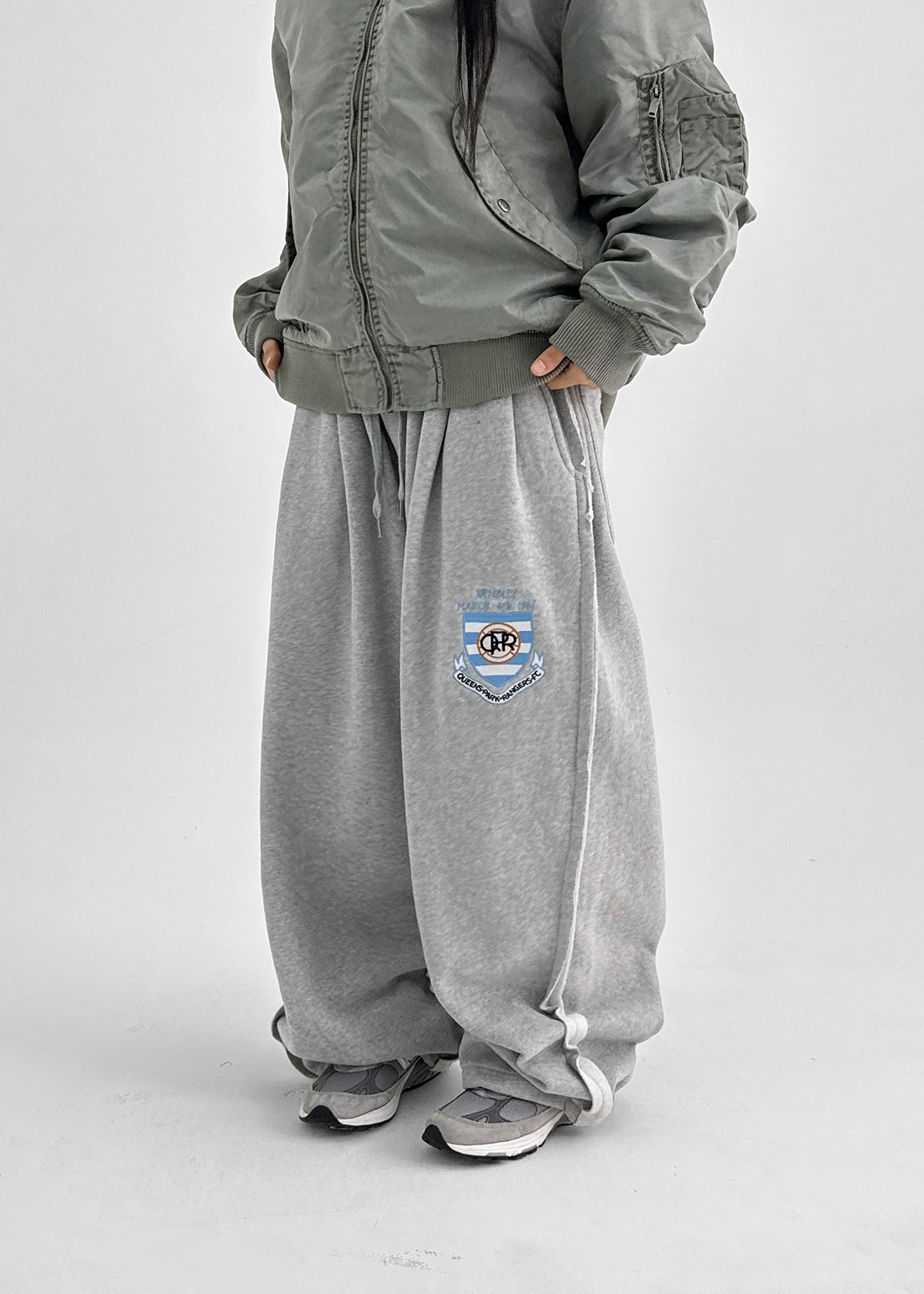 (UNISEX) セルバンシープスキン刺繍ツーウェイバンディングパンツ