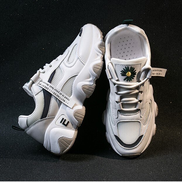 スニーカー レディースシューズ ダッドスニーカー 歩きやすい 履きやすい 走れる 疲れにくい 柔らかい かわいい 大人可愛い きれいめ 大人 上品 おしゃれ お洒落 ラブリー キュート ガーリー 大人