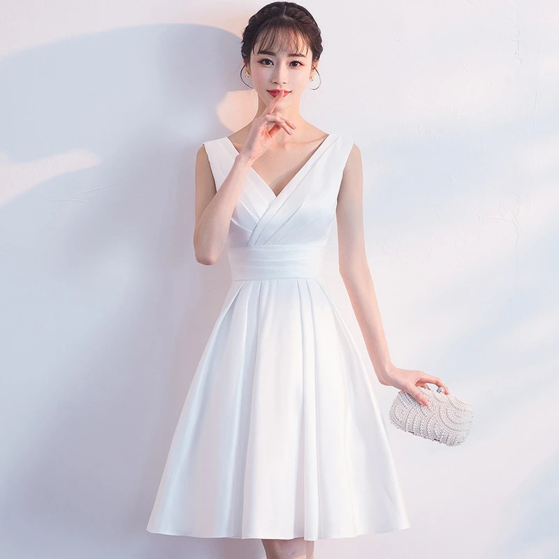 ウエディングドレス 二次会 ドレス 花嫁 Aライン 白 ワンピース パーティー 成人式 結婚式 演奏会 発表会 撮影用 お嫁さん 披露宴 フォーマルドレス サッシュリボン ホワイト ロング ウェディン 4,950円