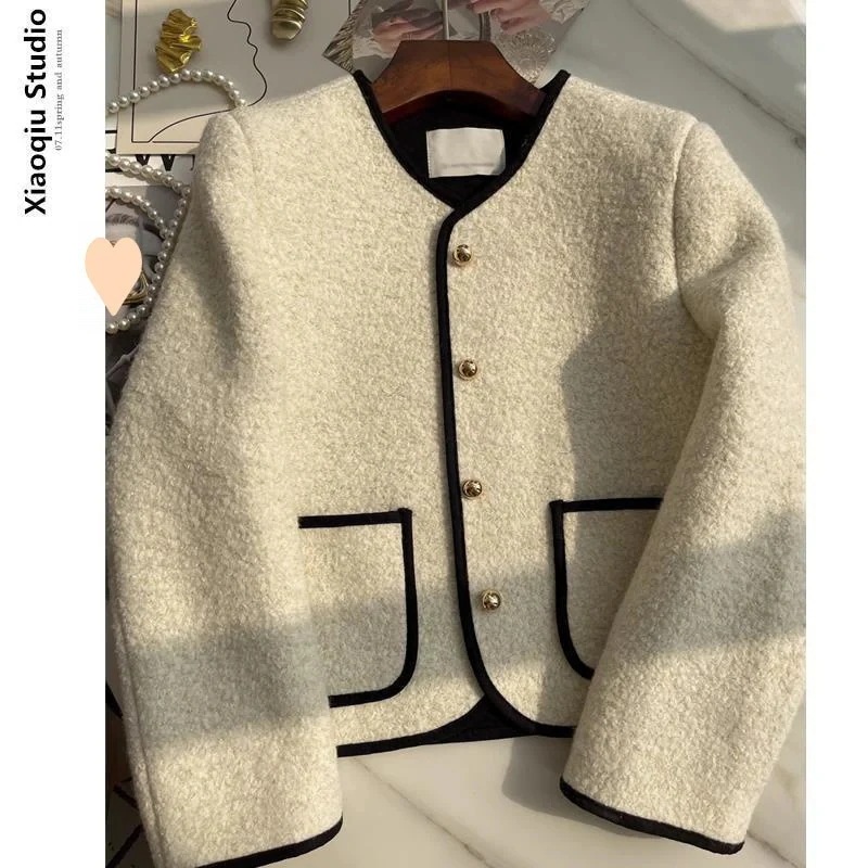 女装が流行する2025春のエレガントな気質ホワイトスモールフレーバースタイルジャケット女性の短い小さな柔らかさハイエンドトレンディトップ値下げ