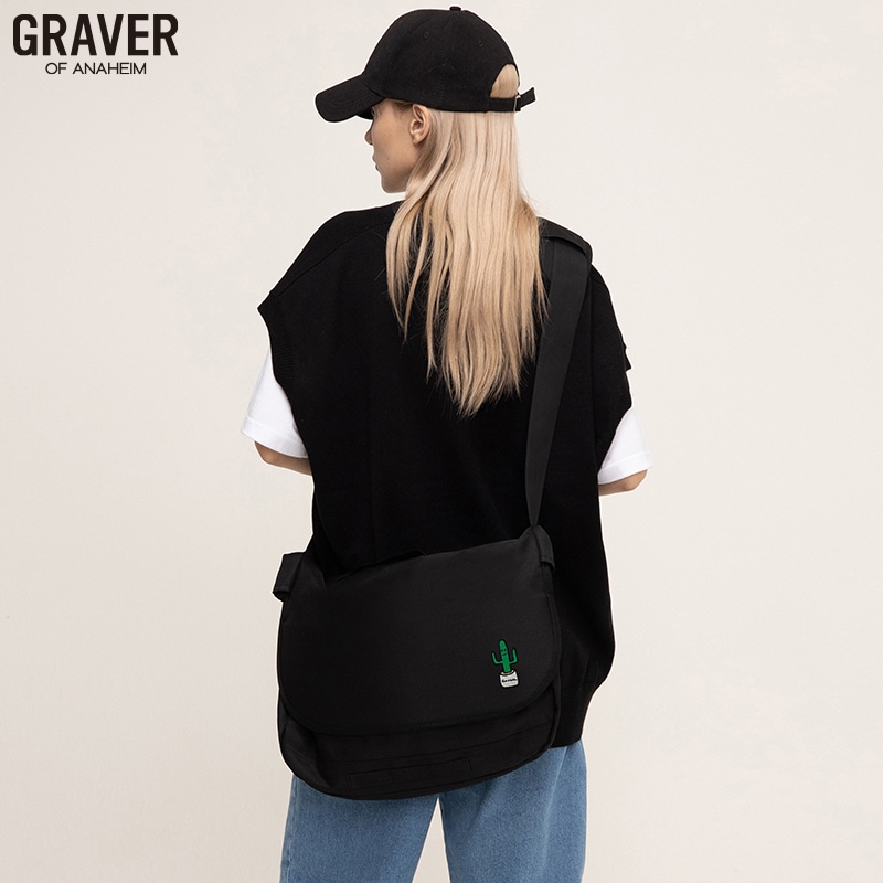 [UNISEX]サボテン刺繍クロスメッセンジャーバッグ_black