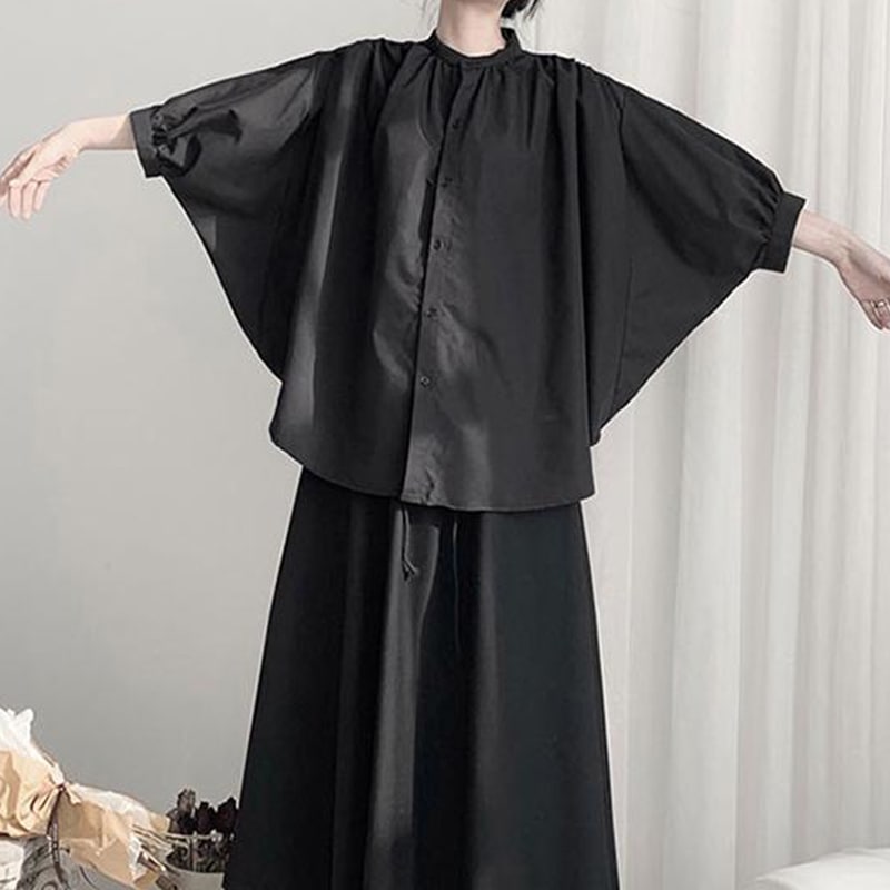女性の半袖シャツ夏の新しいファッションパーソナリティカーブした裾女性のトレンド無地のシンプルなシャツファッションカジュアルシャツ多目的ルーズラージサイズの女性のシャツ
