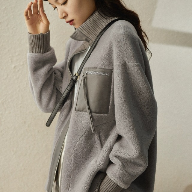 アウター ジャケット ジャンバー 上着 スタンドカラー 袖あり 長袖 前開き ファスナー ポケット ふわふわ かわいい 大人可愛い きれいめ シンプル カジュアル 大人 上品 おしゃれ お洒落