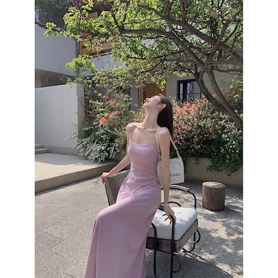 胸パッド付きニットワンピース女性夏修身サスペンダースカートa字垂感フレンチスカート