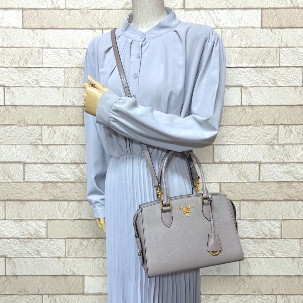 プラダ サフィアーノ ショルダーバッグ レザー 1BA164 グレー PRADA 中古 美品
