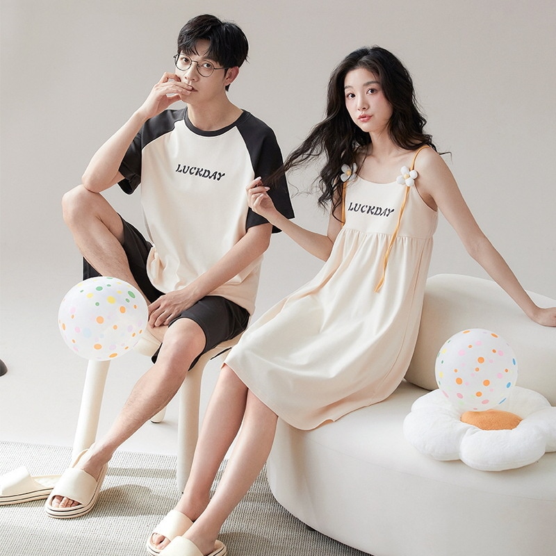 ルームウェア ペアパジャマ なら部屋着 ばかりでなく近くのコンビニにも行けます