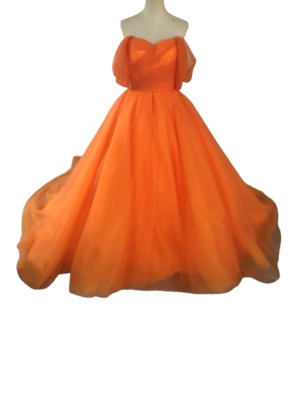 カラードレス オレンジ オフショルダー ロングトレーン 結婚式 目立つ