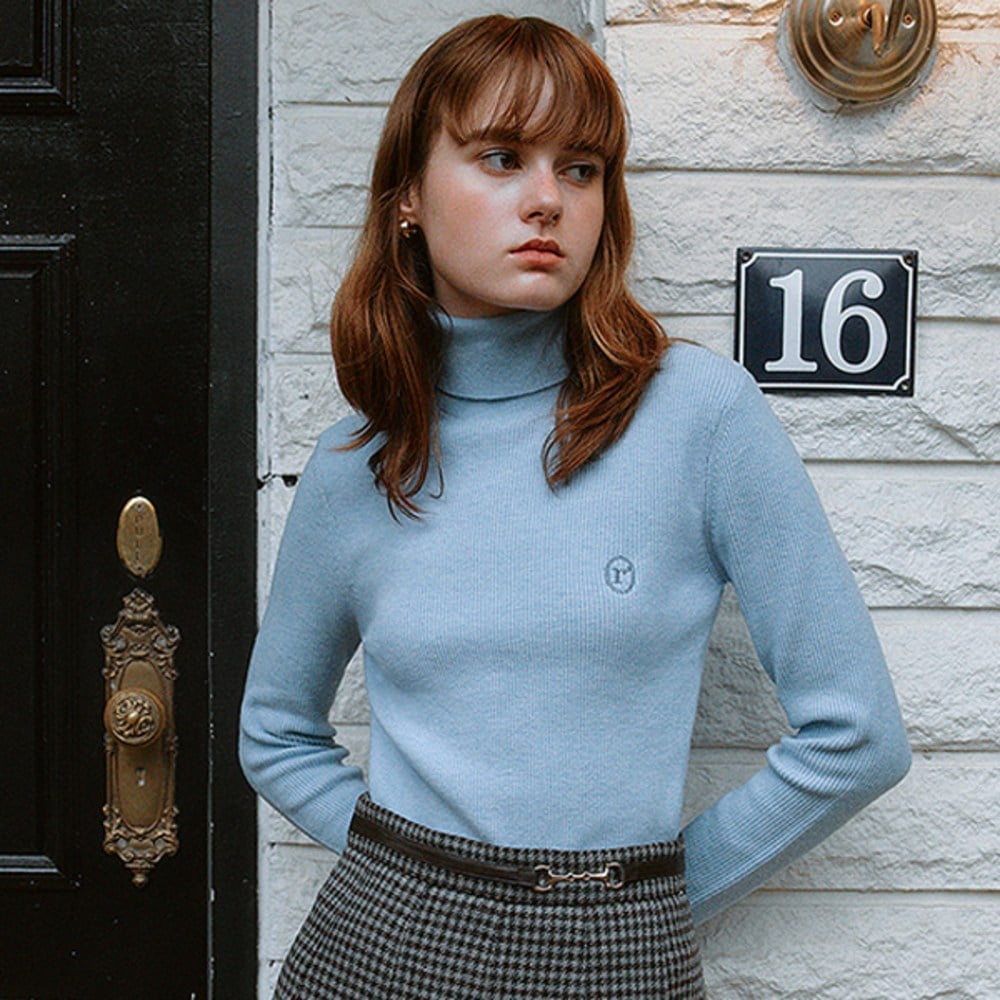 ローラローラ女性用TURTLE NECK PULLOVER