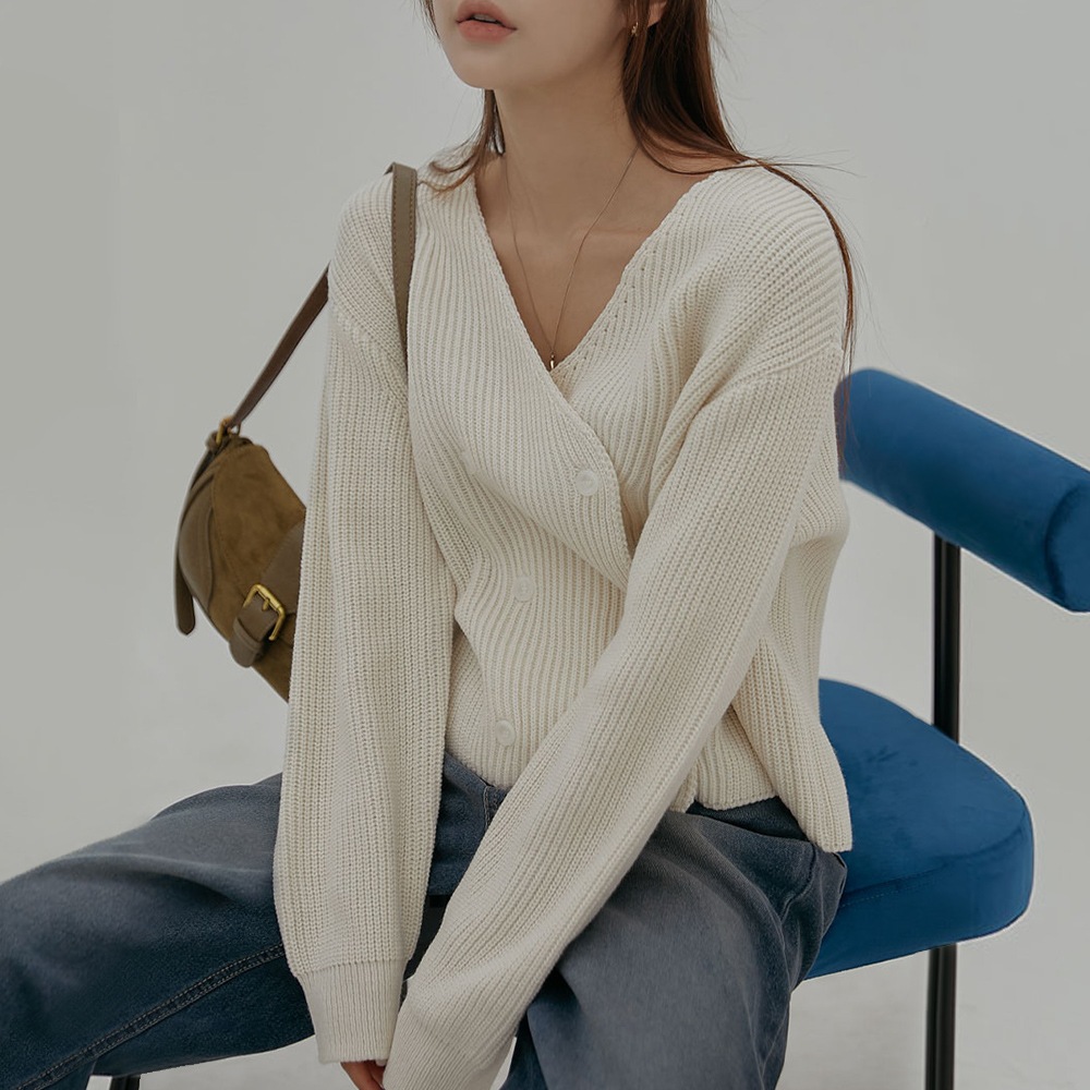 ダブルボタンVネックカーディガン